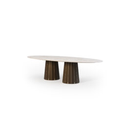 outdoor-dining-table