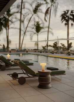 hotel-poolside-area
