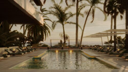 hotel-poolside-area