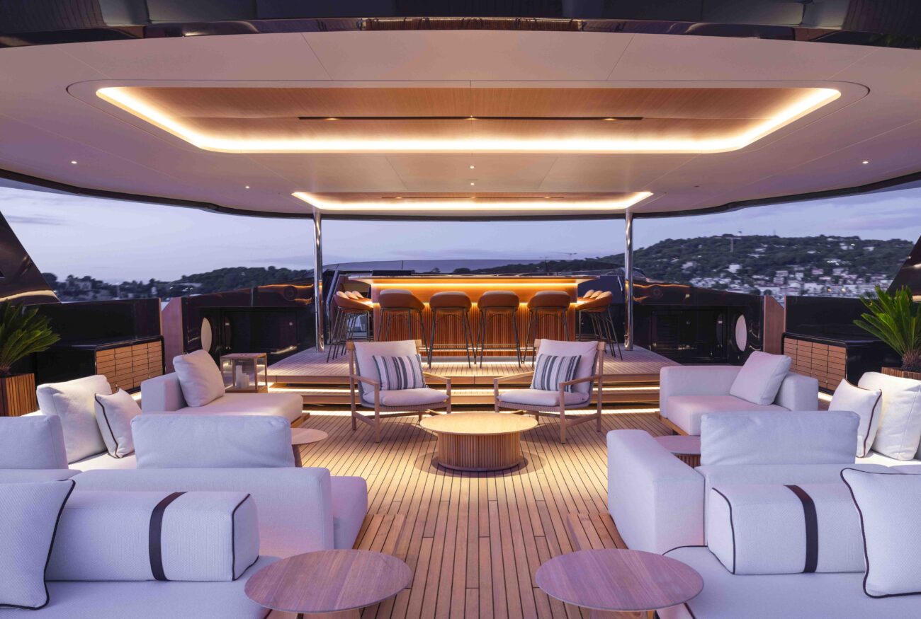 yacht-outdoor-decor