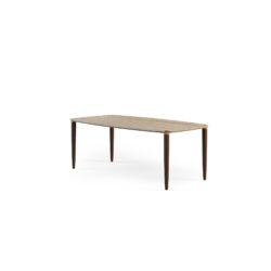 outdoor-dining-table